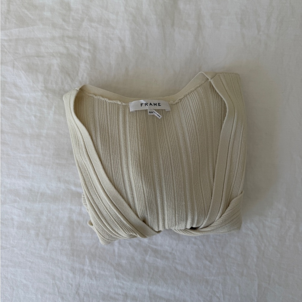 FRAME Ribbed Knit Top in Cream